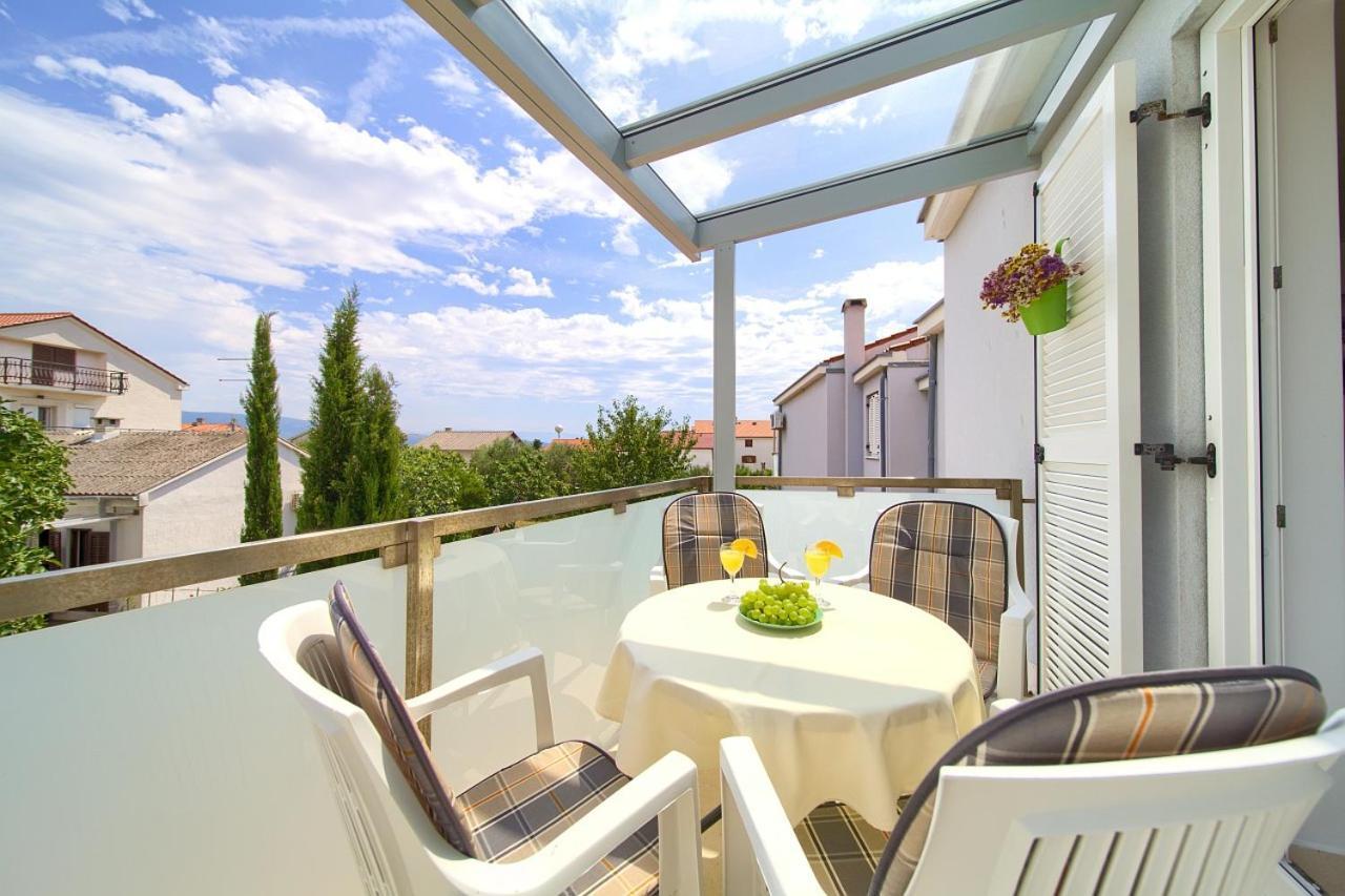 Apartment Anja Krk Town Luaran gambar