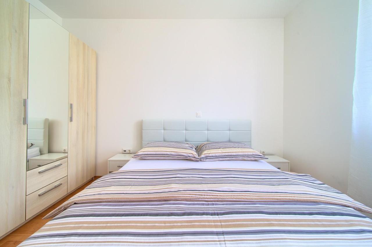 Apartment Anja Krk Town Luaran gambar