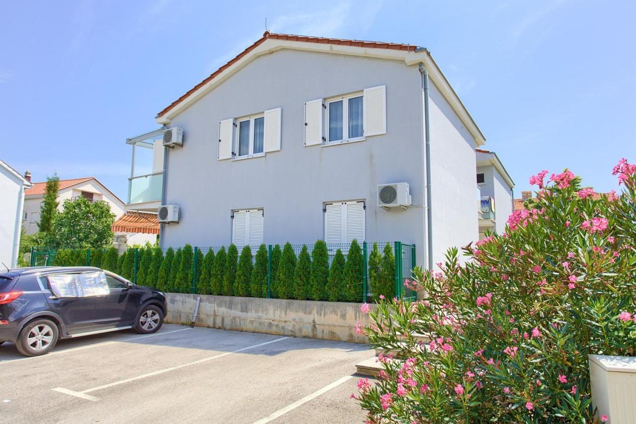 Apartment Anja Krk Town Luaran gambar